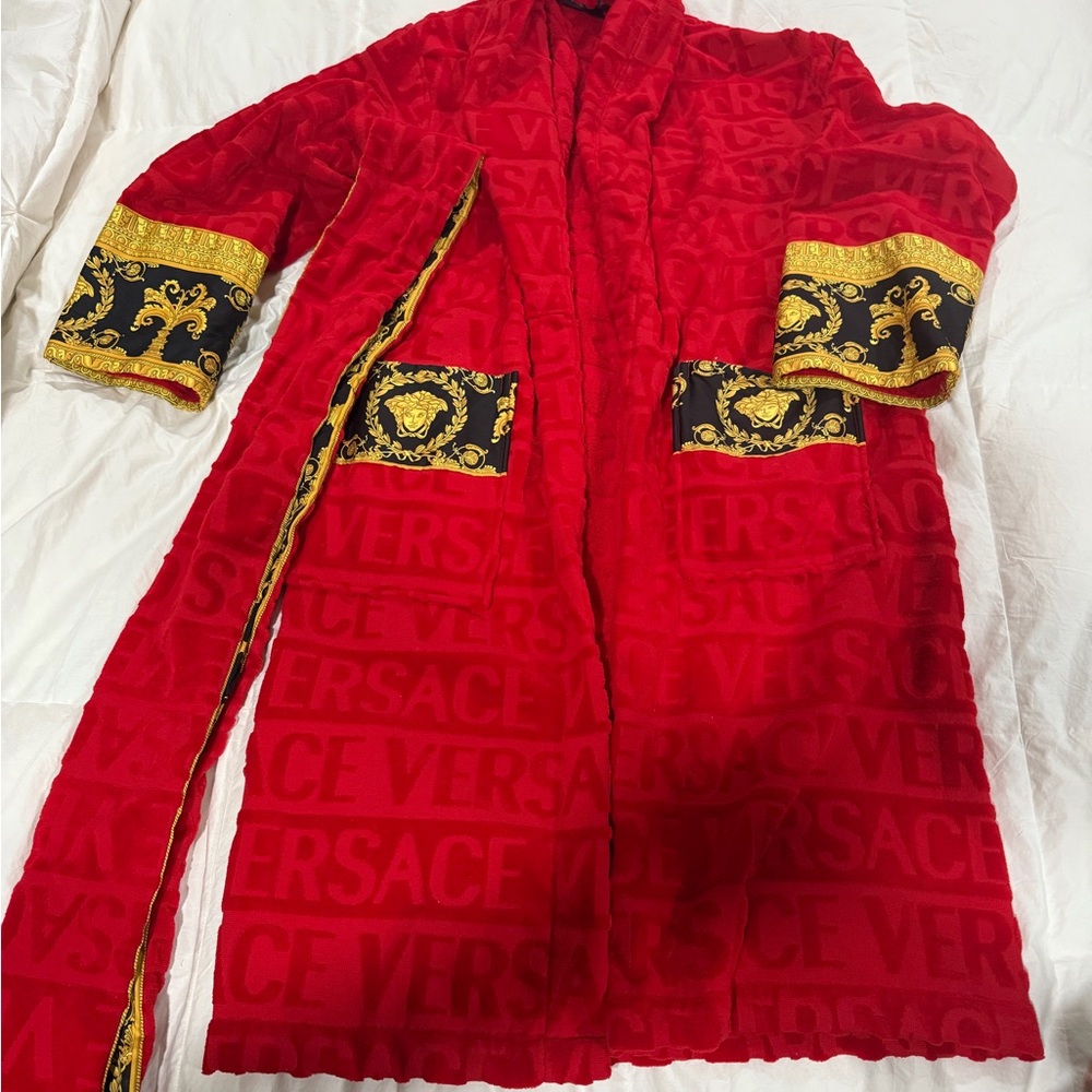 Versace Jacquard Logo Bathrobe (red, Medusa baroque trim)